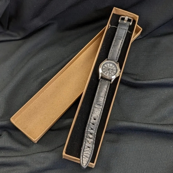 Vintage Columbia stainless steel 100m quartz watch, analog, 24hr, date, black